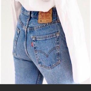 Levi’s Wedgie Size 4 Straight Leg Jeans